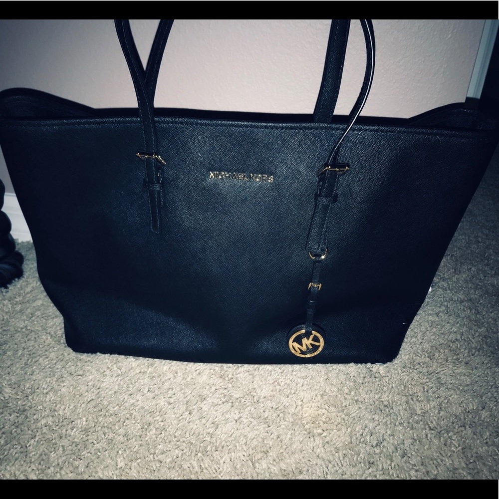 Michael kors classic large black purse